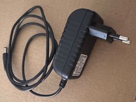 AC/DC Netzteil 12V 1A – Modell HJ-120100E