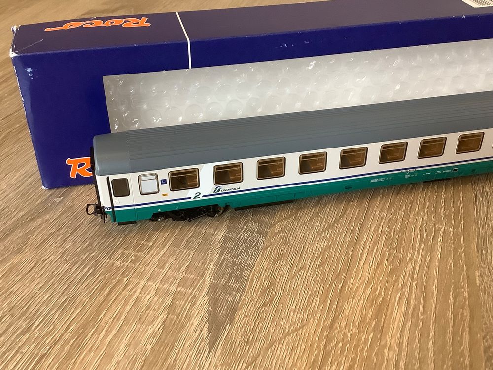 Set de 3 voitures Corail OUIGO, SNCF - R6200025 - Roco - Voitures voyageurs - Easy Miniatures