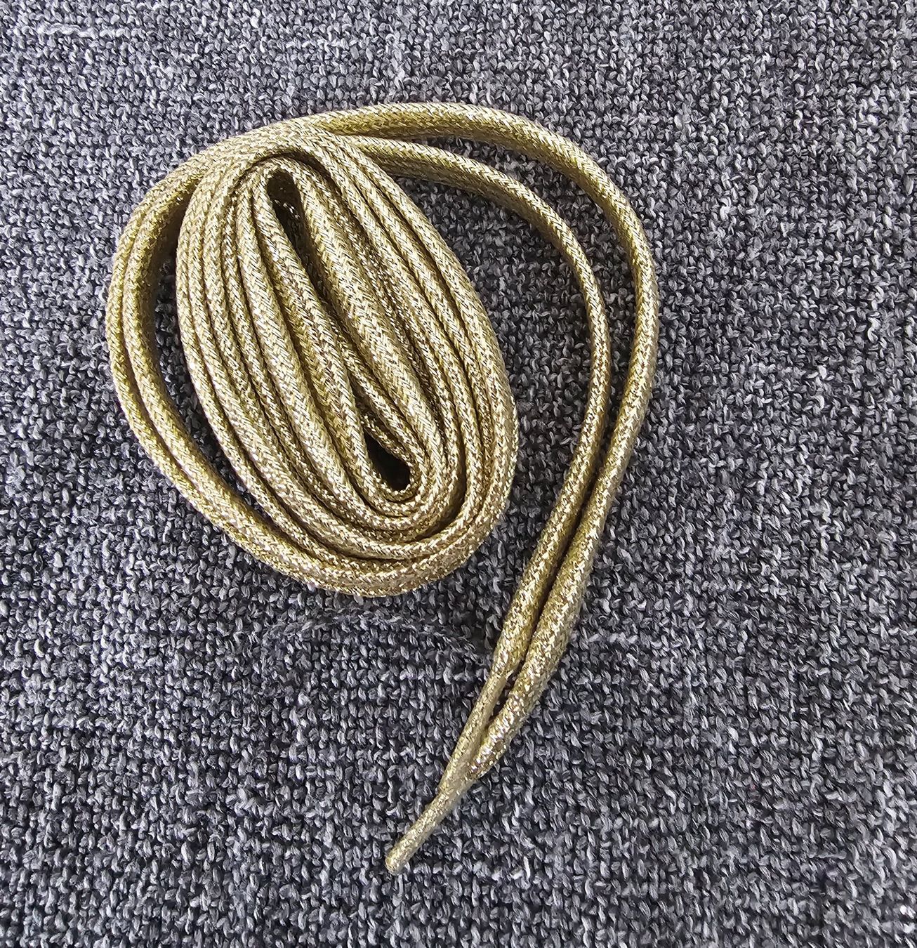 Dekobänder: Neu! Glitzer Metallic Schuhbändel 110cm – Neu und originalverpackt aus Füllinsdorf von Sunnebliemli7