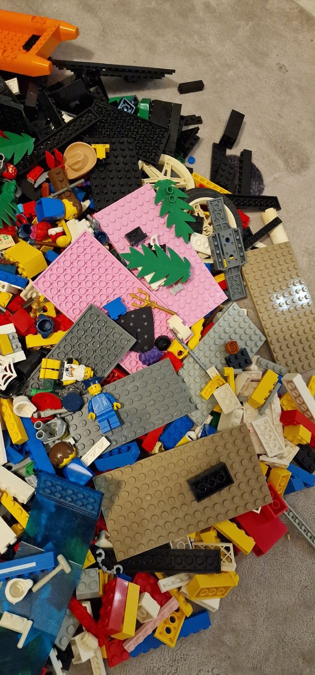 Lego Kit di costruzioni: Über 2kg Konvolut Lego Figuren und Bausteine – Usato da Roggliswil venduto da Bluro90 3