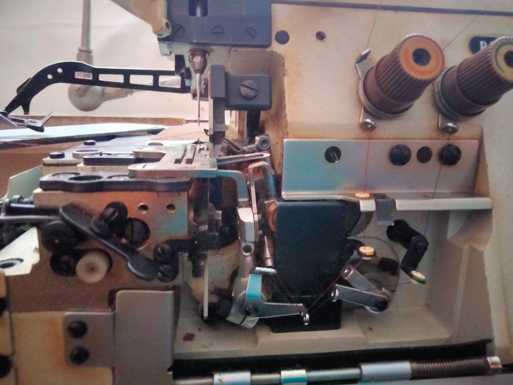 Brother Macchine da cucire: Brother Industrie Overlock Nähmaschine – Usato da Oberurnen venduto da simgug
