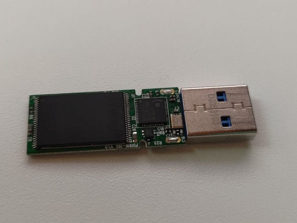 Chiavette USB: USB-Stick 8GB 3.0 – Usato da Liestal venduto da Kratzilla