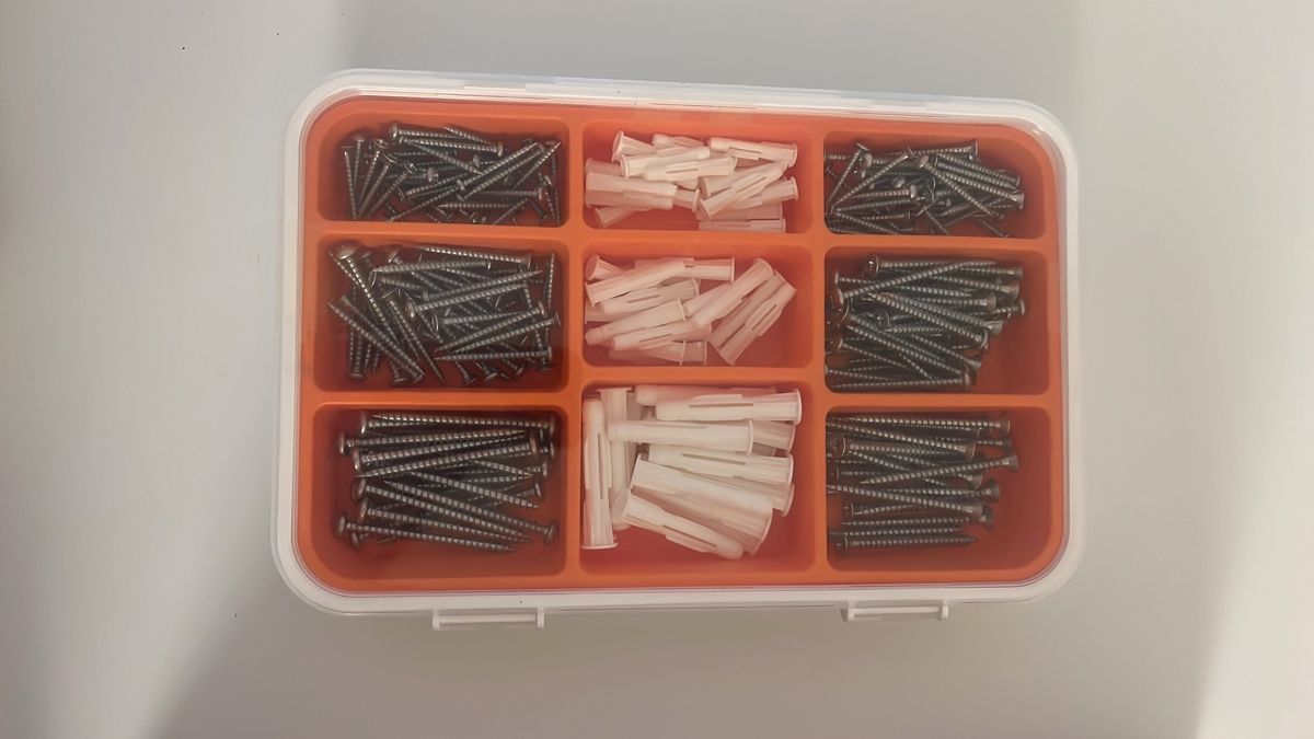 Ikea Tutti gli attrezzi: Set de vis et cheville complet IKEA – Nuovo (secondo la descrizione) da Bern venduto da ire_2lpy