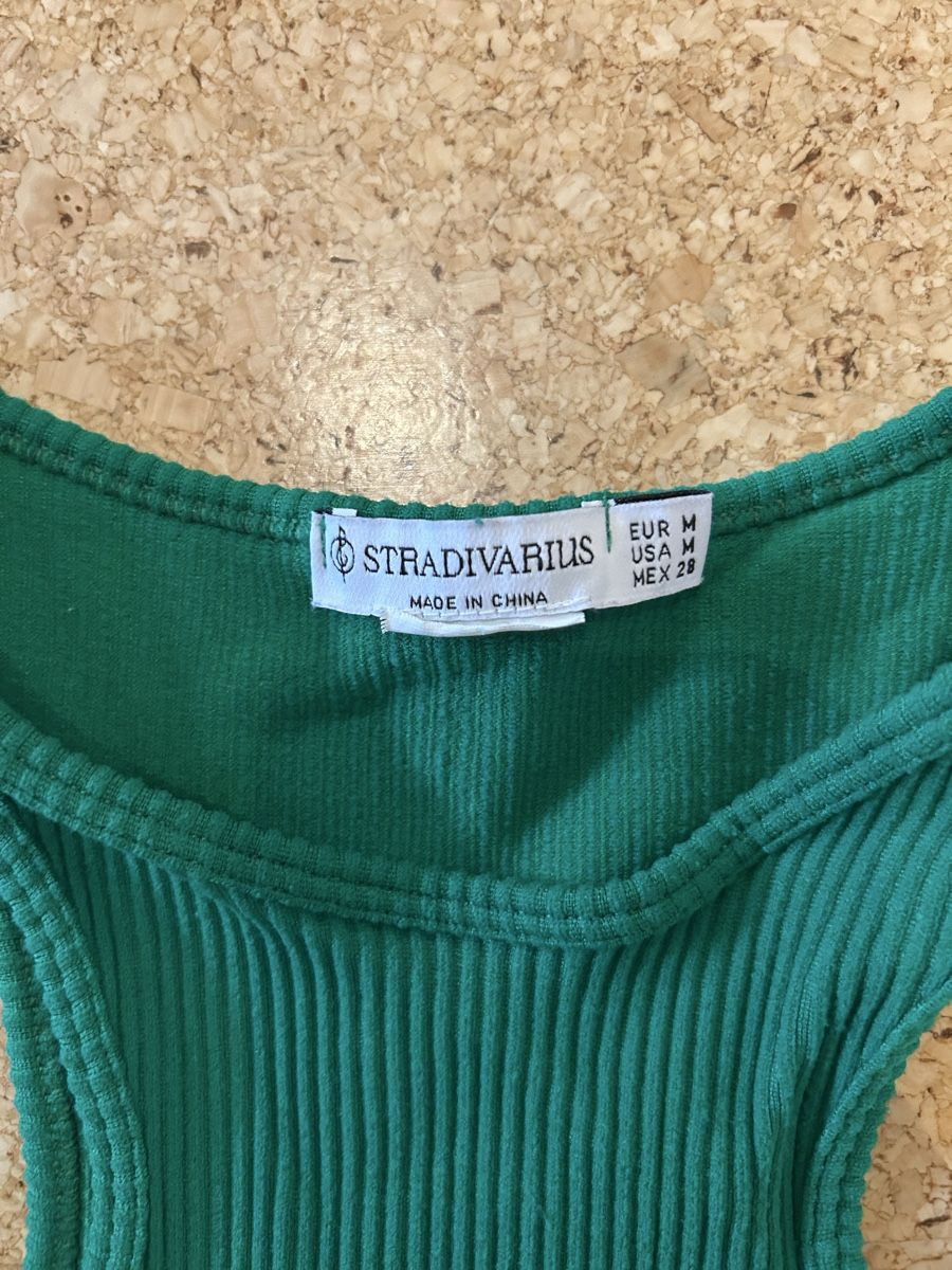 Stradivarius Top: grünes top – Usato da Schmitten FR venduto da let_k9yc 1