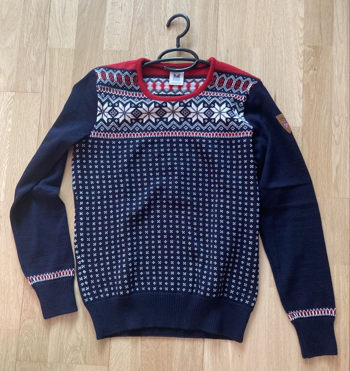 Pullover & Sweatshirts: Winter Strickpullover – Gebraucht aus Bern von NAJAW85