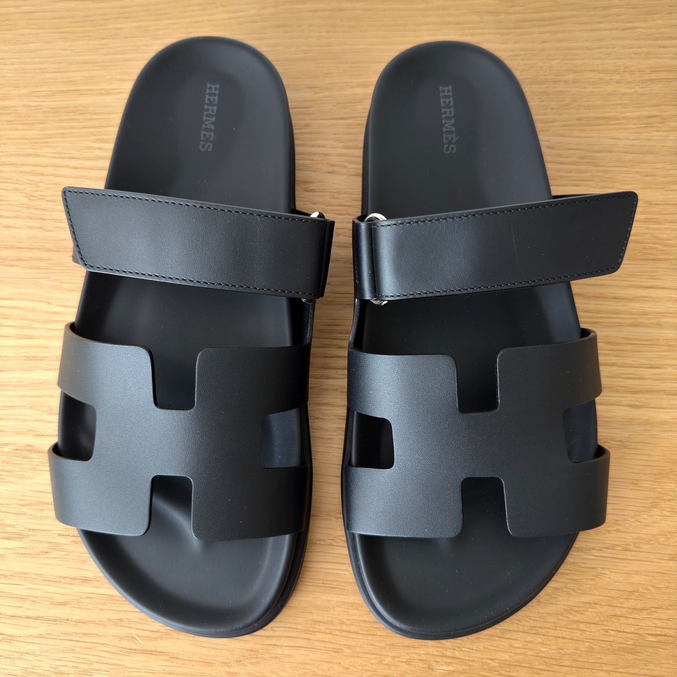 Hermès Scarpe da donna: Authentiques Sandales HERMÈS Chypre 40.5 NEUVES – Nuovo e nell'imballaggio originale da Carouge GE venduto da loveluxury