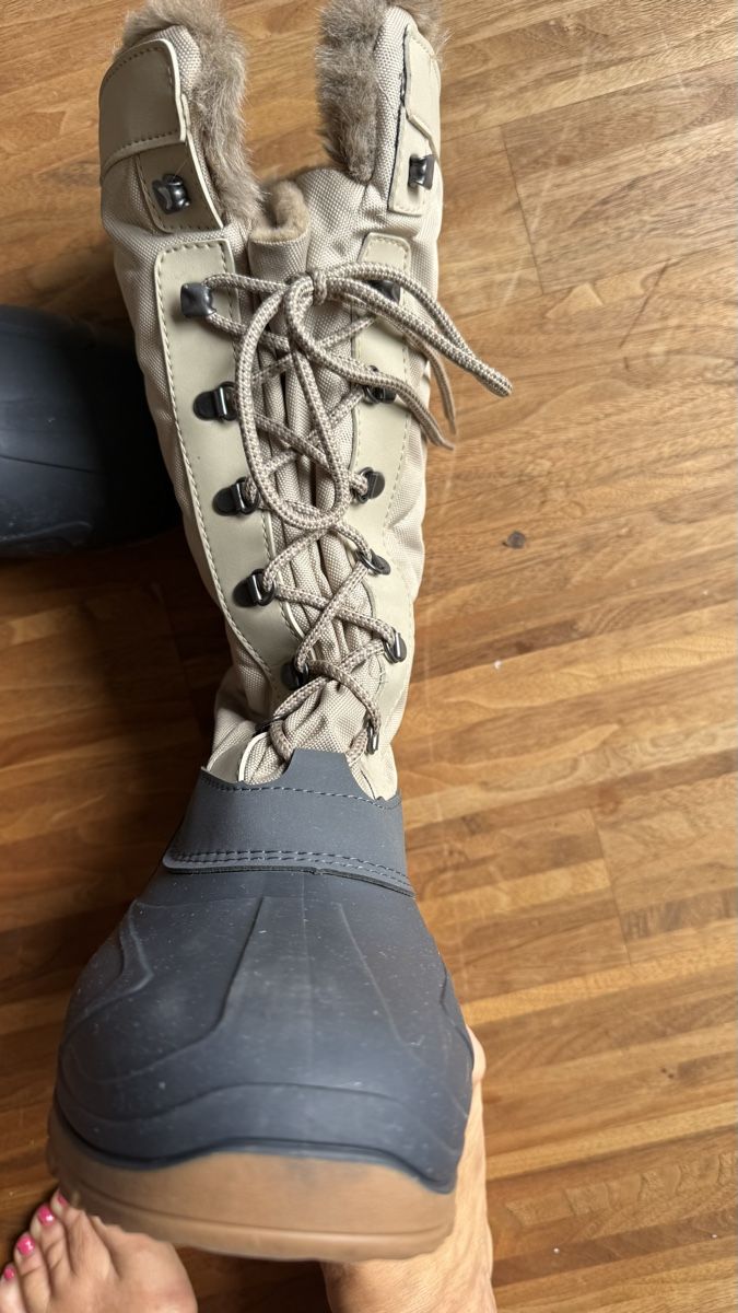 Damenschuhe: Winterstiefel  – Neu (gemäss Beschreibung) aus Buochs von DenisePfiffner 1