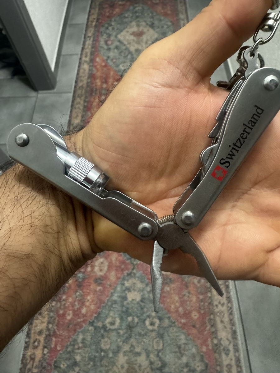 Alle Werkzeuge: Multitool Switzerland Silver Tone Metal – Gebraucht aus Gerlafingen von naj_vj8s 3