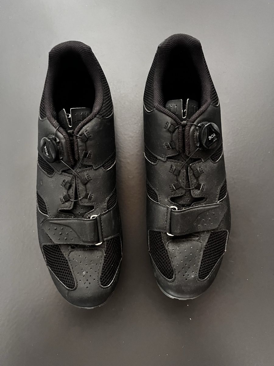 Scarpe da uomo: Veloschuhe Grösse 45 – Usato da Küssnacht am Rigi venduto da lus_g9xw