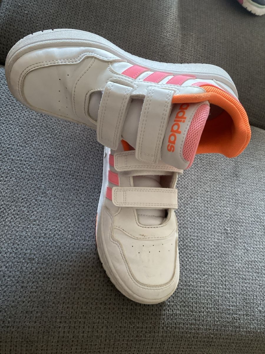 Adidas Scarpe per ragazzi: Turnschuh Adidas 32 – Usato da Läufelfingen venduto da Alles_Garantie 7