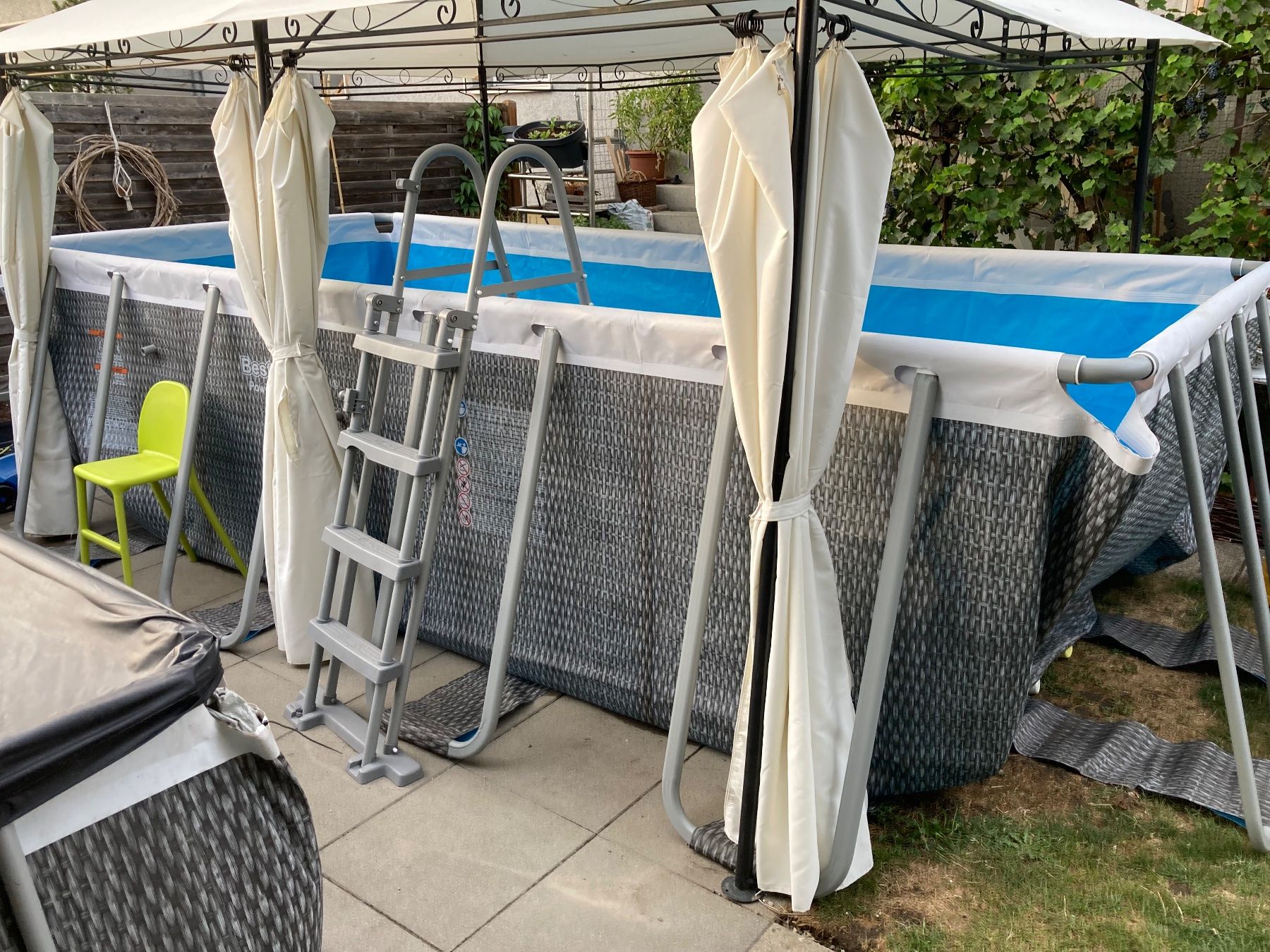 Bestway Piscine: Bestway Pool 288x244x122 – Usato da Hasle b. Burgdorf venduto da paedu_ 4