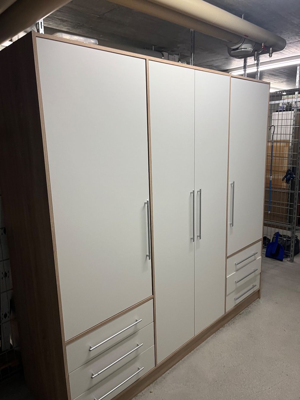 Armoires: Schrank 4 Türig – D'occasion à Allmendingen b. BE par juair 3