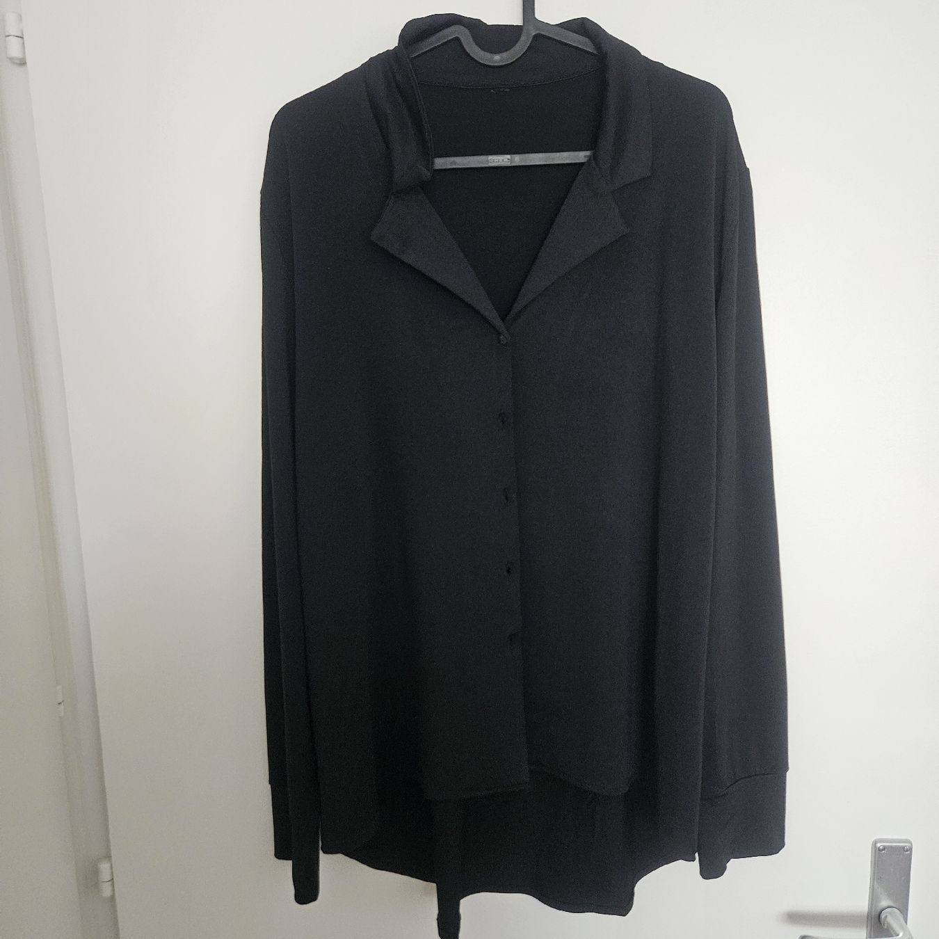 Camicette: Bluse, schwarz glänzend – Nuovo (secondo la descrizione) da Bern venduto da naaa000xci