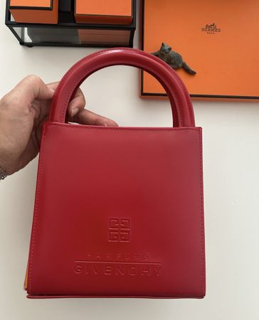 Sac à main Givenchy rouge état neuf