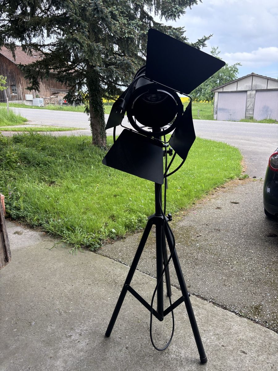 Lampes: Profi Scheinwerfer Eurolite, Schwarz! – D'occasion à Pfyn par Allround-Stephan