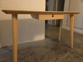 LISABO Schreibtisch – Eschenfurnier – 128 × 65 cm (IKEA)