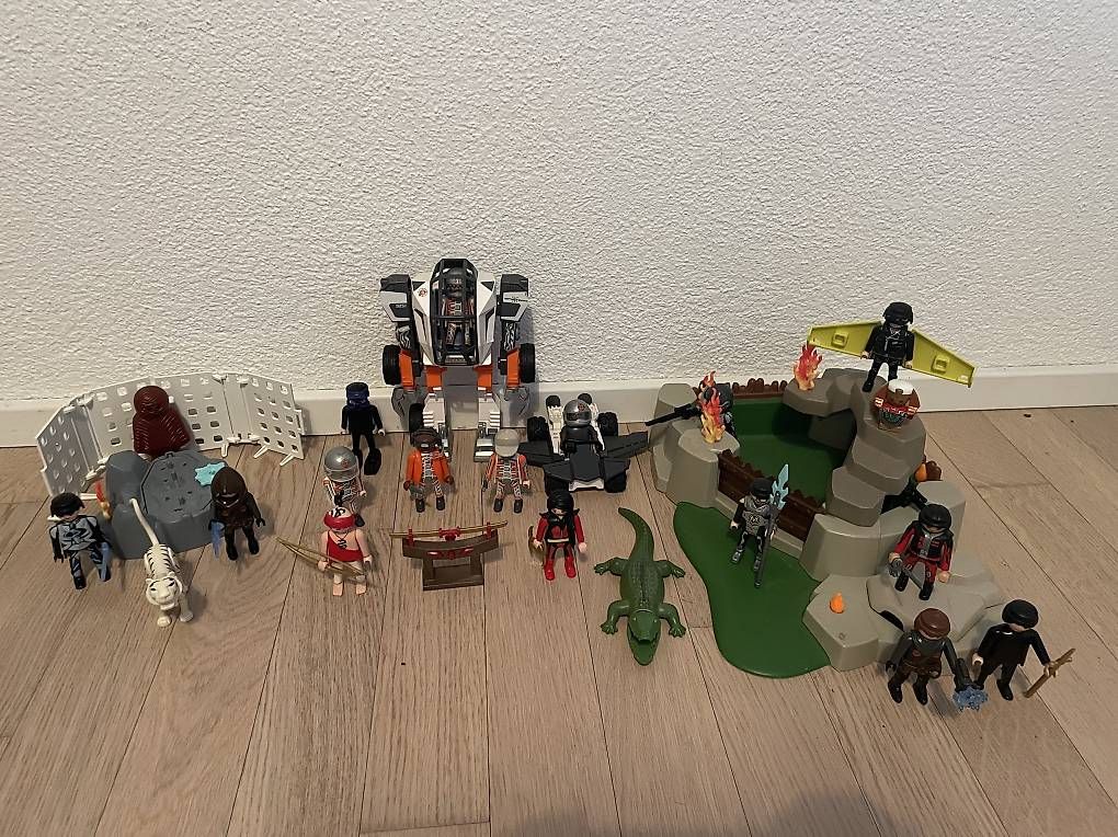 Playmobil Giocattoli: Playmobil Science-Fiction Set – Usato da Meierskappel venduto da shorthander81