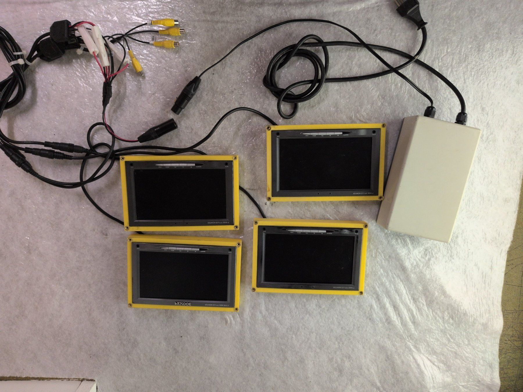 Ecrans: 4x 7" TFT LCD Display – D'occasion à Basel par Fcol
