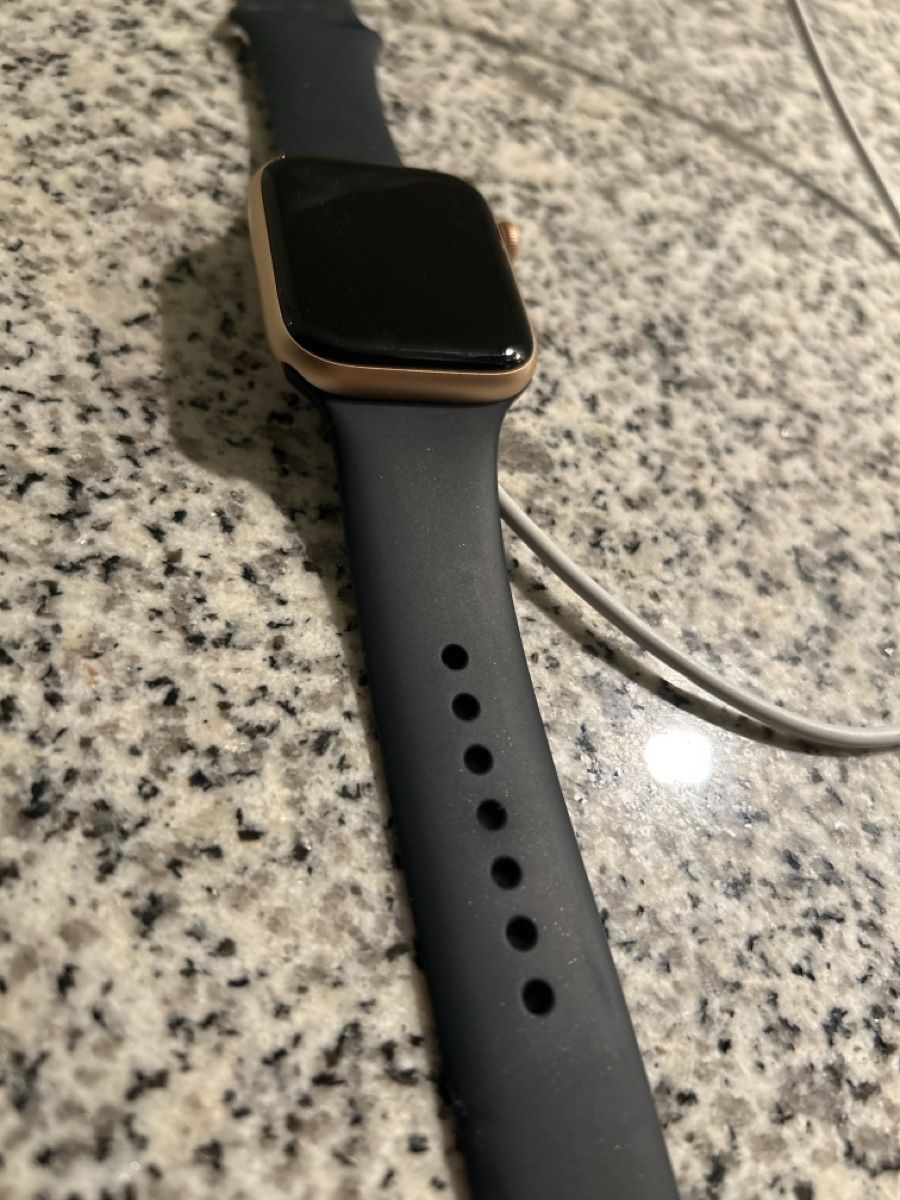 Apple Smartwatch: Apple Watch SE GPS, 44mm – Gebraucht aus Basel von MyAn 6