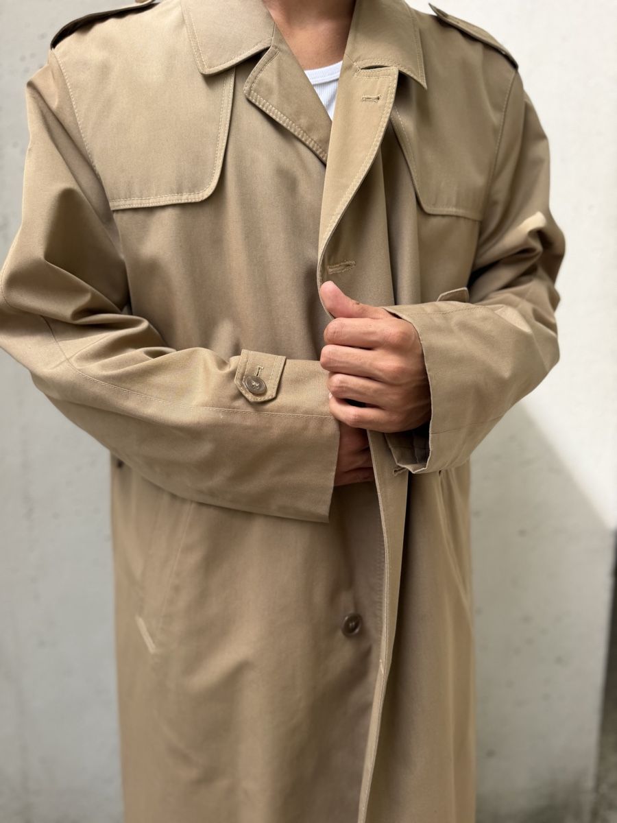 Cappotti: Trench coat  – Usato da Lausanne venduto da leannejc 3
