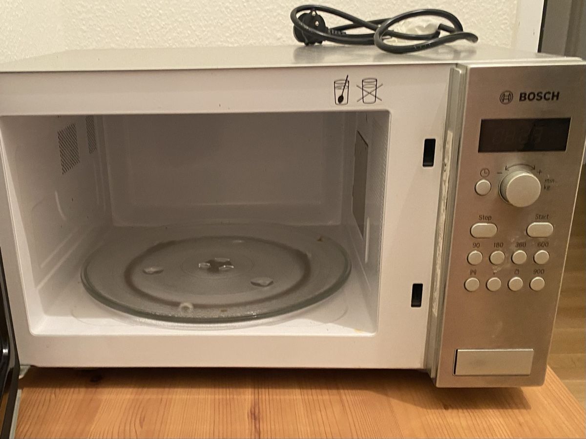 Bosch Elettrodomestici da cucina: Mikrowelle Bosch – Usato da Luzern venduto da Radiesli 1