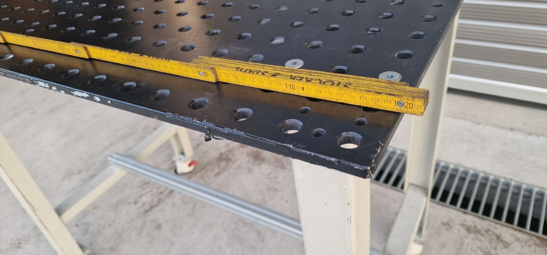 Lista Banchi da lavoro: Schweisstisch 800mm x 1200mm – Usato da Emmenbrücke venduto da inf_l8yf 7