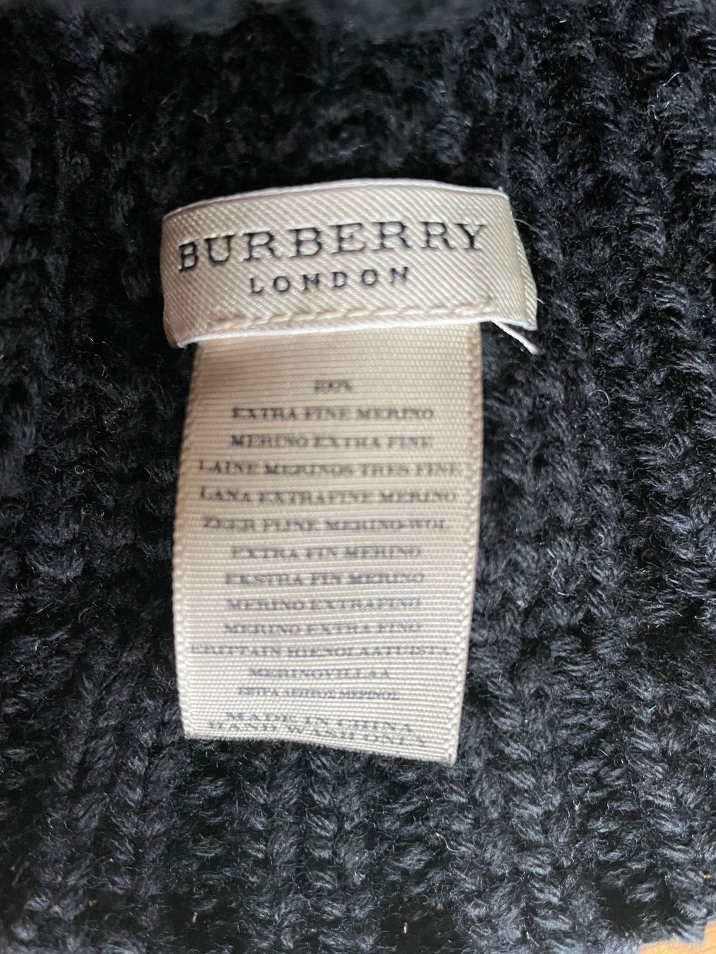 Burberry Copricapi, berretti & cappellini: Wollmütze BURBERRY – Usato da Richterswil venduto da IrynaL 3