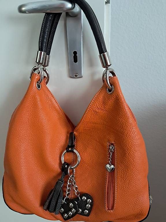 Taschen für Damen: Ledertasche  – Gebraucht aus Basel von len_t965