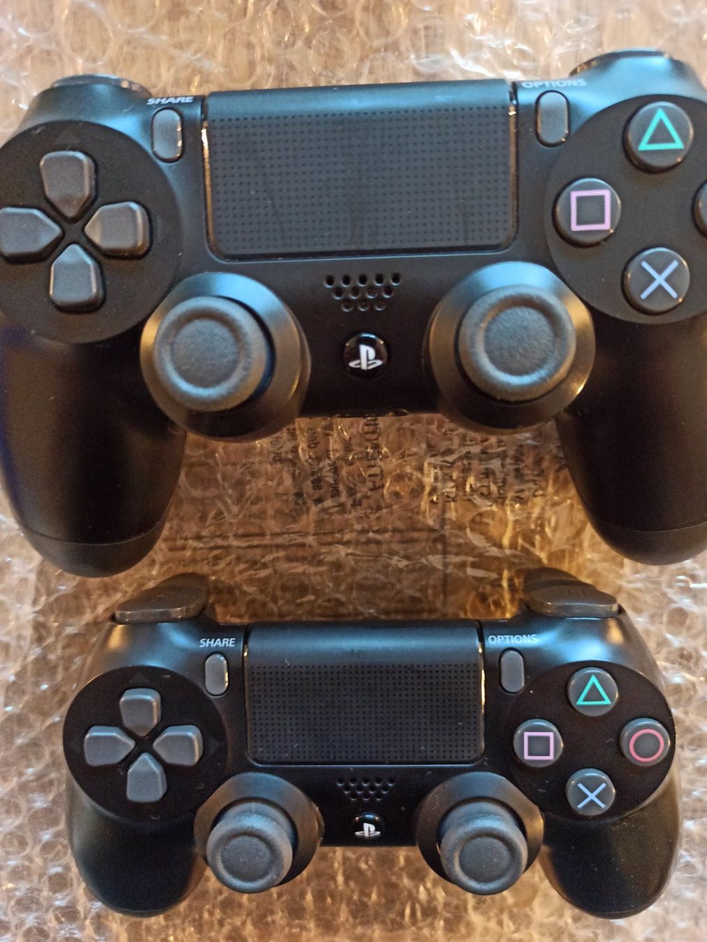 Controller: 2 x Original Controller Sony PS4 Wireless DualShock 4 V2 – Usato da Oberweningen venduto da mar_87mx 3