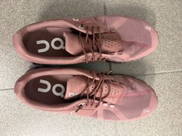 On Running Schuhe Modell Cloud lila gebraucht Zustand