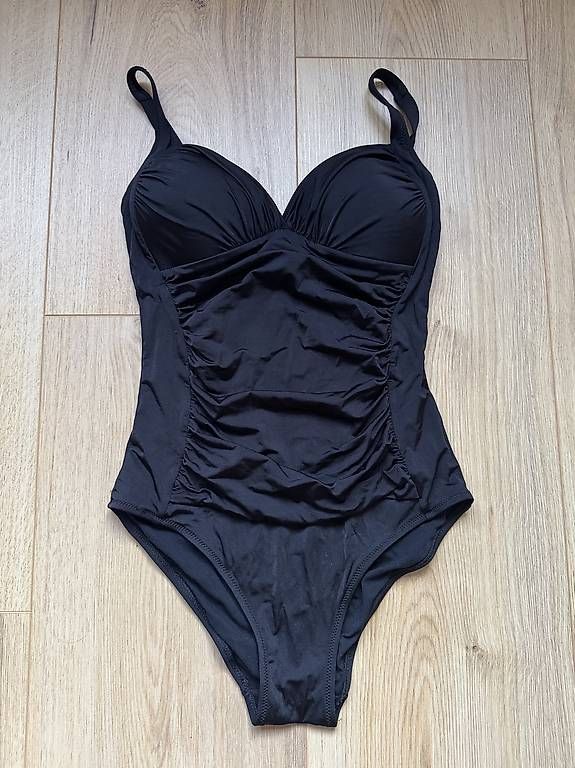 Maillots de bain & Bikinis: Badeanzug Grösse S/36 – D'occasion à Aadorf par mar_l5n2