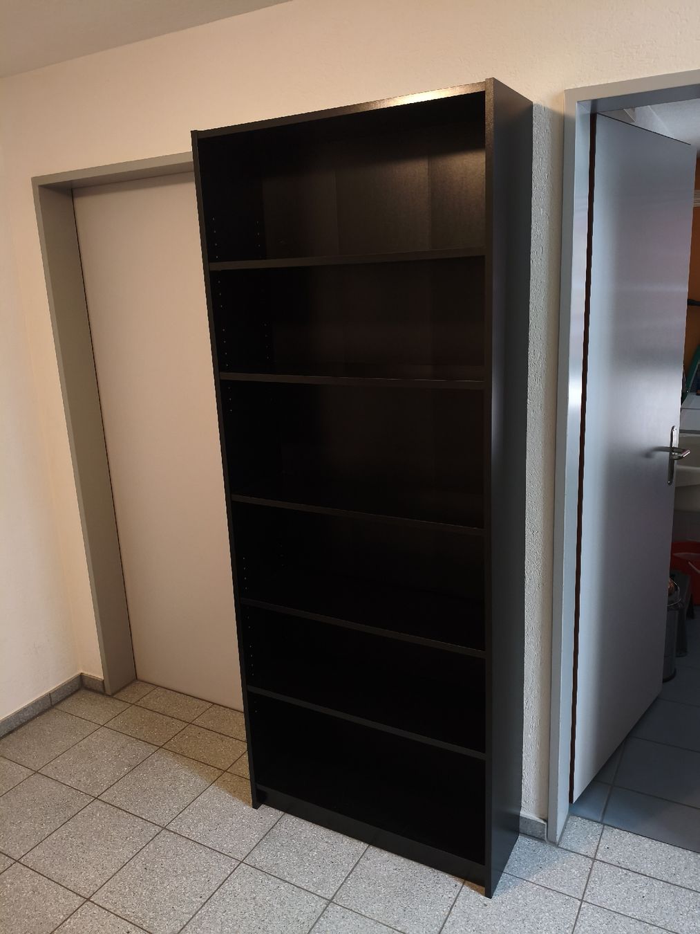 Ikea Scaffali: Schwarzes IKEA Billy Bücherregal – Usato da Finstersee venduto da Besmer77
