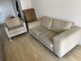 Beige Sofa und Sessel, leichte Gebrauchsspuren 🛋️