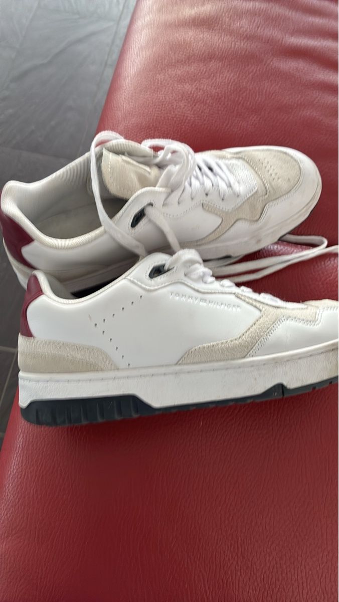 Tommy Hilfiger Scarpe da uomo: Ab 1 CHF Sneakers Tommy Hilfiger Grosse   42- Perfette! – Usato da Lyss venduto da savisan
