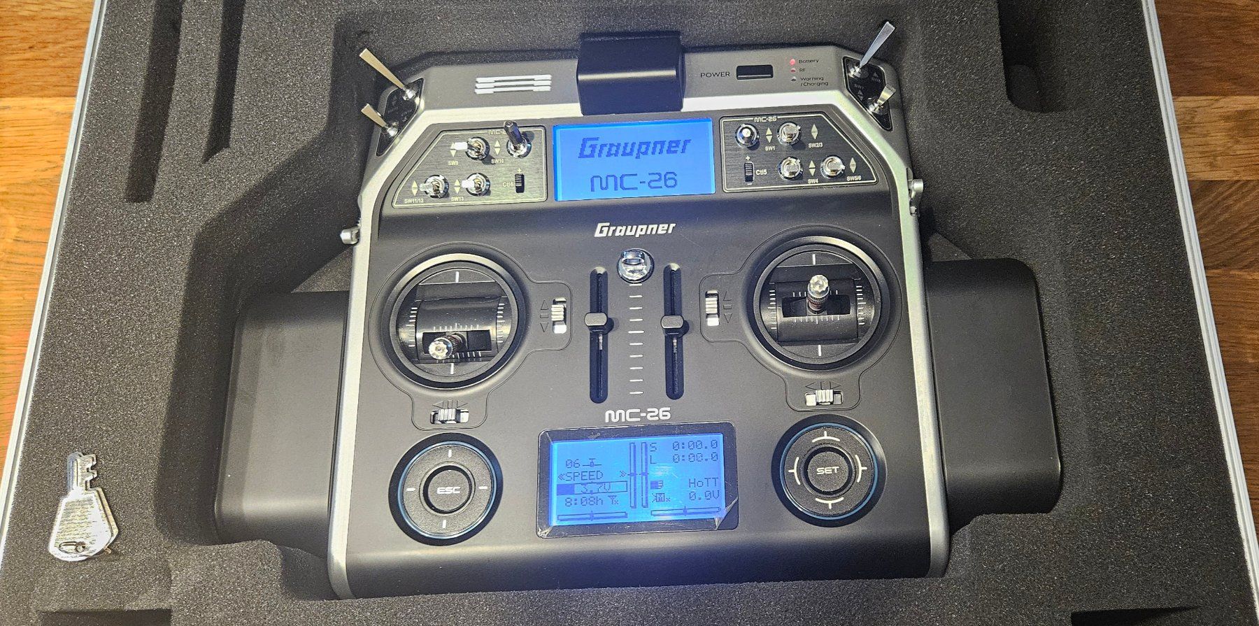 Graupner Telecomando: Graupner MC26 HoTT Pultsender  mit Koffer – Usato da Hinwil venduto da Kangra 4