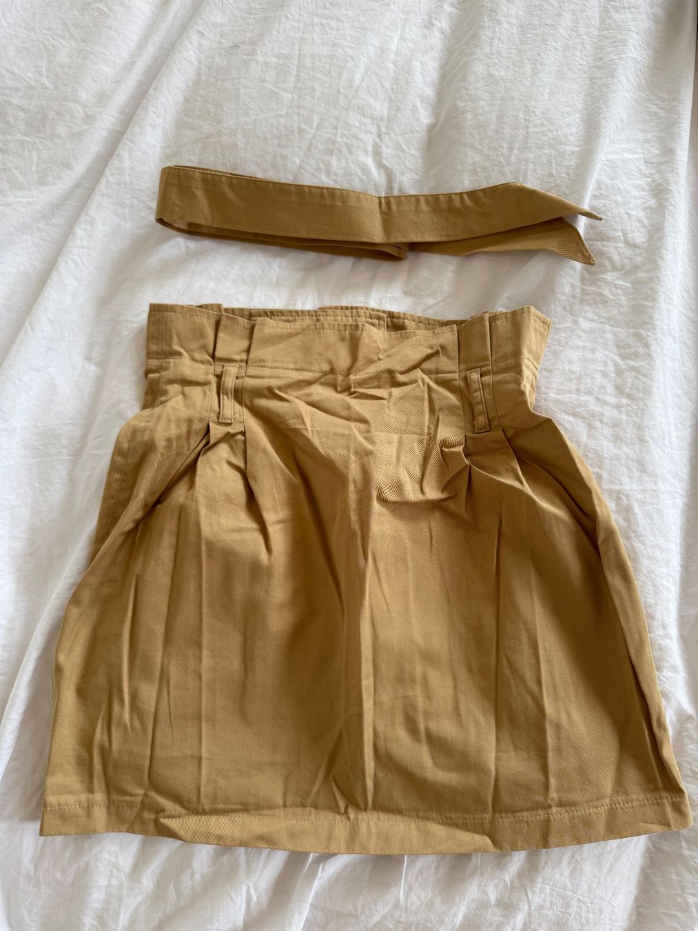 Bershka Gonne: Jupe style trench coat – Usato da Denens venduto da sar_5wlm 1