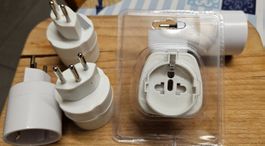 Reiseadapter Set weiss für Steckdosen gebraucht 4 Stück