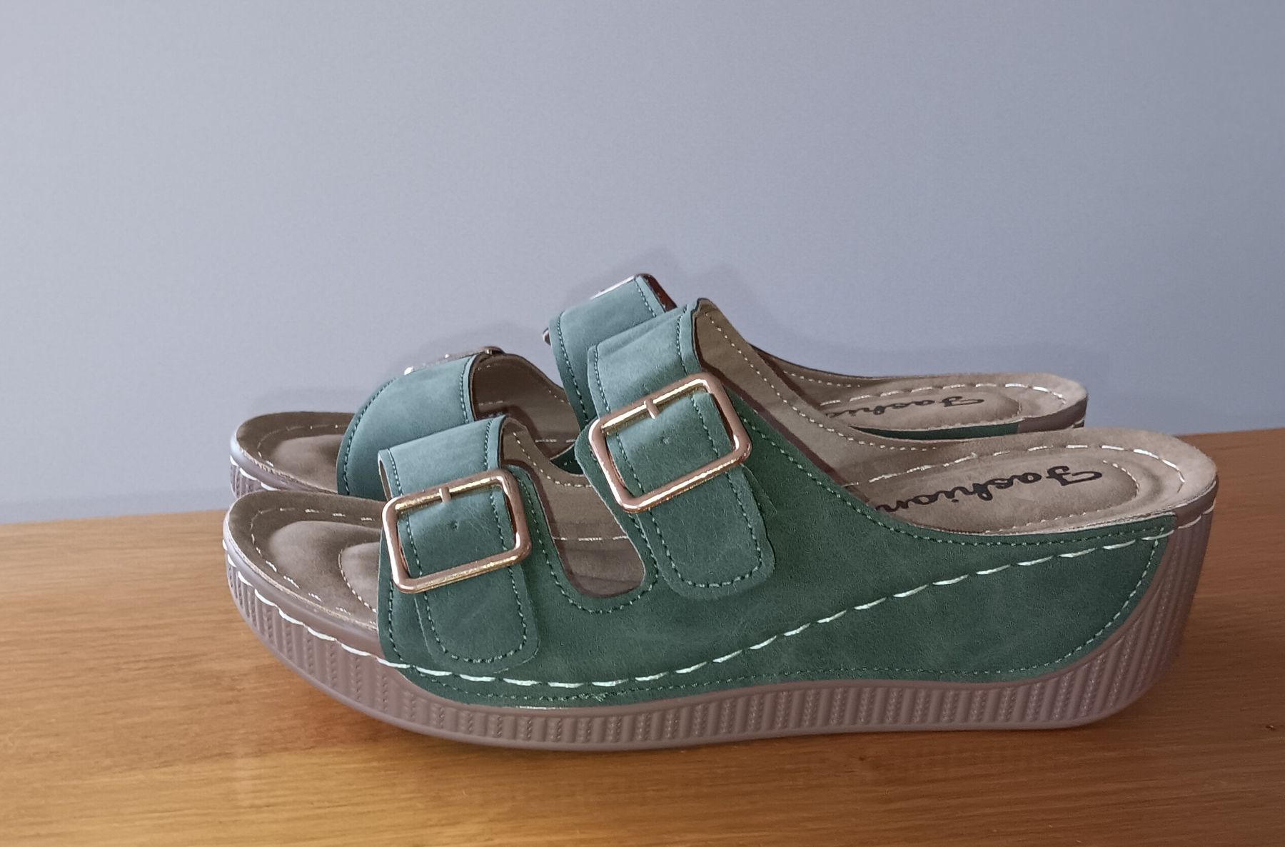 Scarpe da donna: NEUVES chaussures compensées kaki pointure 37 – Nuovo e nell'imballaggio originale da Ferlens VD venduto da sunshine321 1