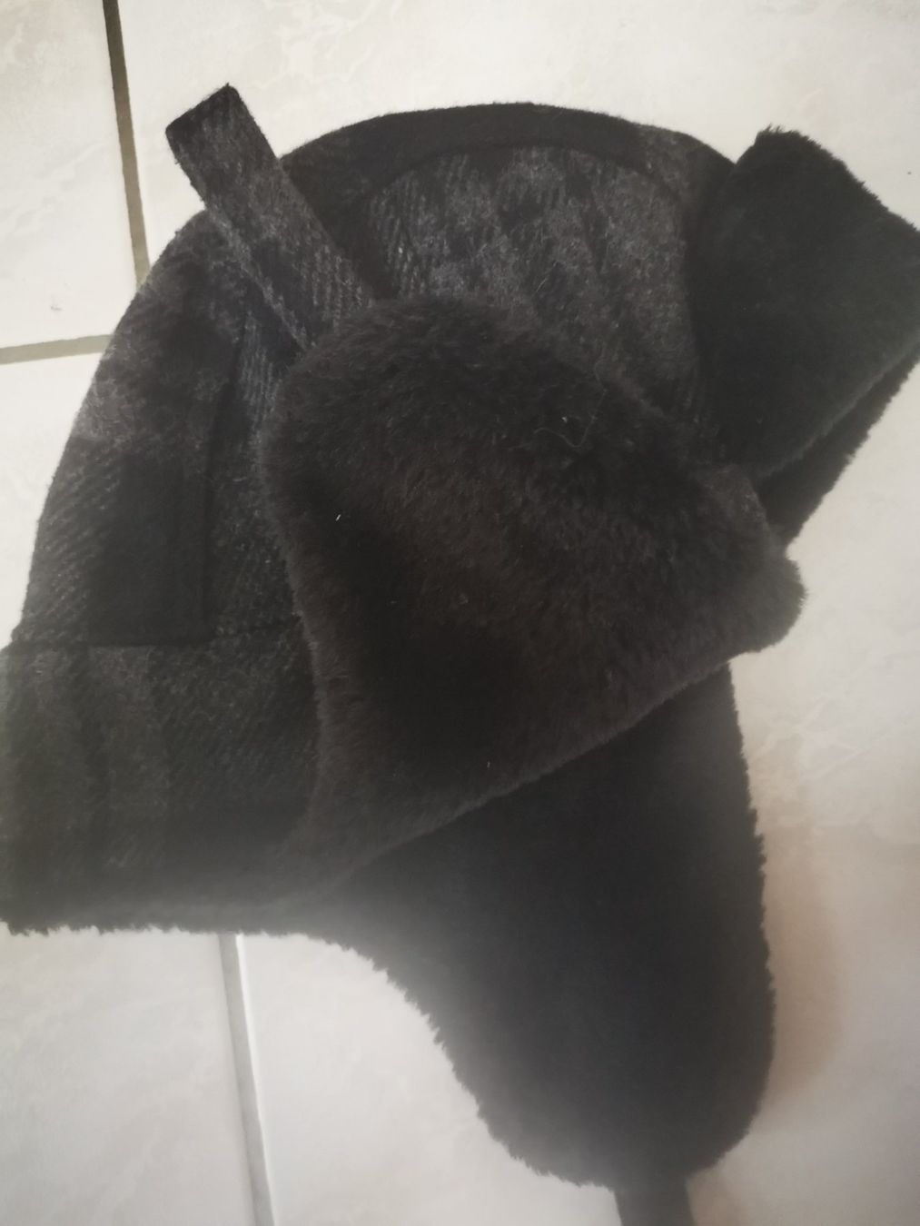 Hüte, Mützen & Caps: Bonnet à oreillettes tombantes – Gebraucht aus Courtepin von Fin_dj7p