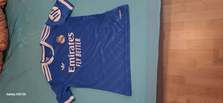 Maillot Real Madrid junior taille 11-12 ans bleu