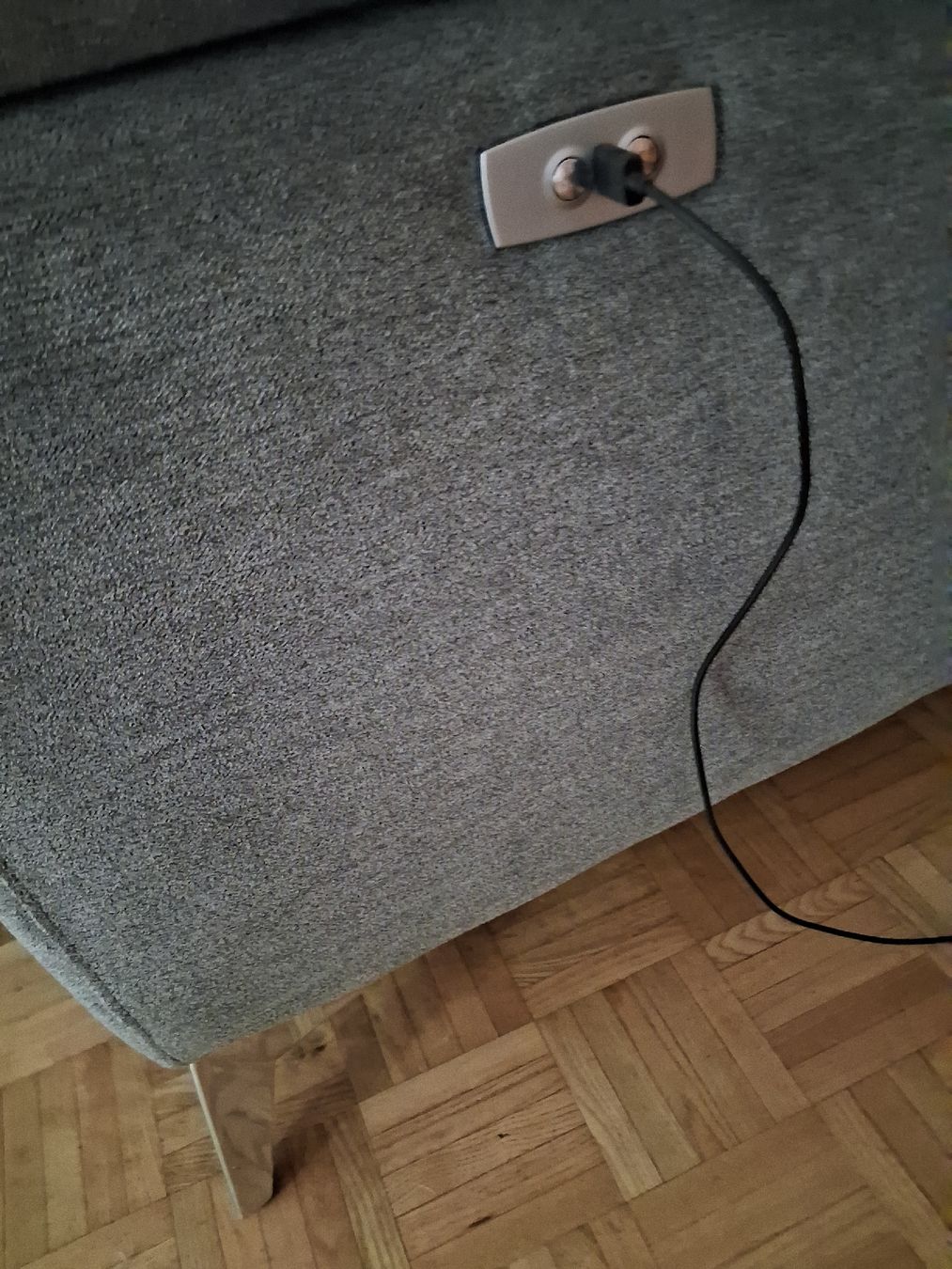 Conforama Sofas: Sofa grau Elektrisch verstellbar – Gebraucht aus Neuhausen am Rheinfall von GoldboX-8 2