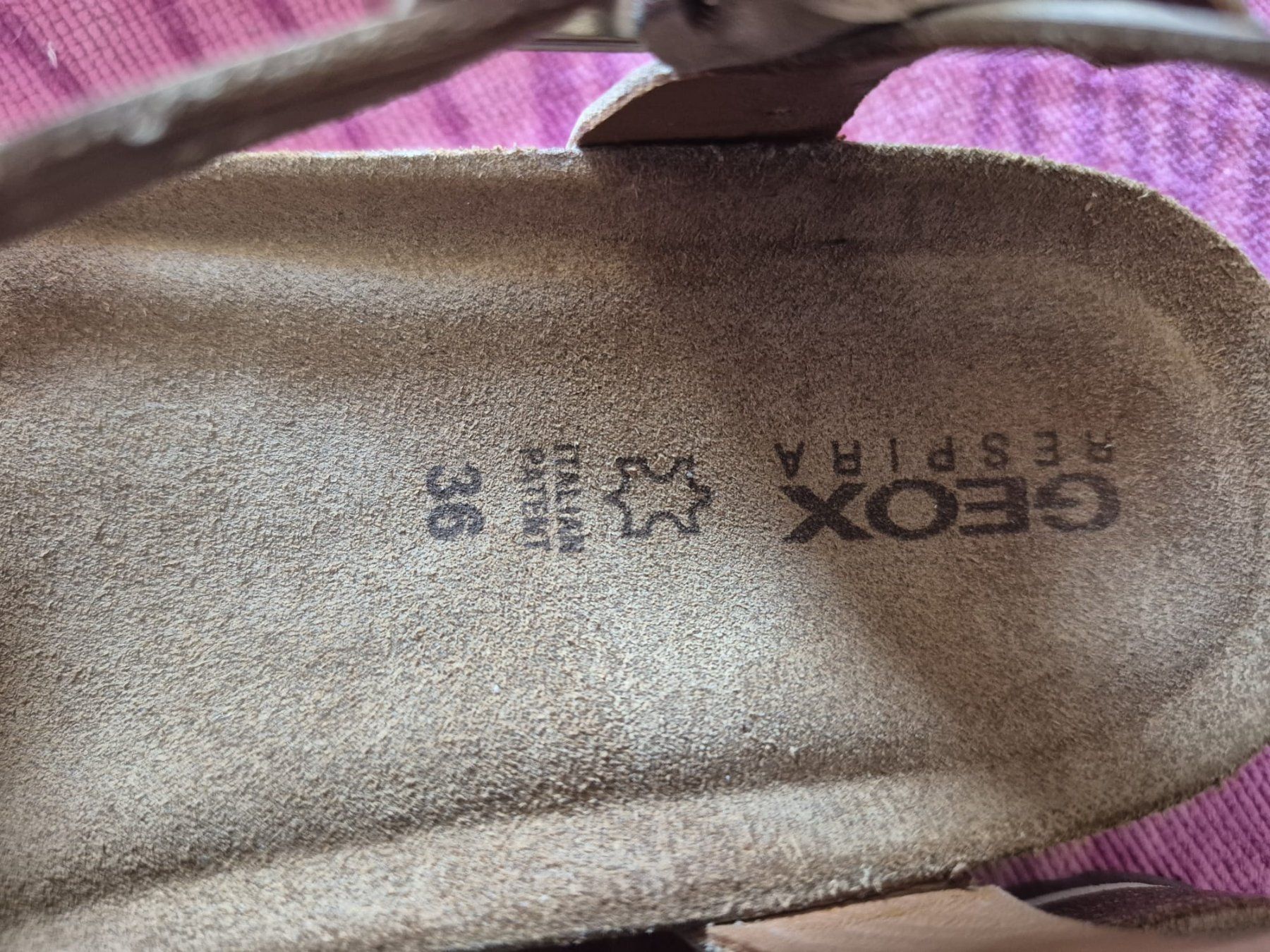 Geox Damenschuhe: GEOX Sandalen Grösse 36 Leder Silber – Gebraucht aus Zollikofen von wir_verkaufen 1