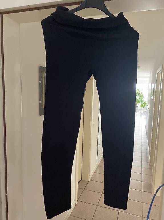Lotti & Set di vestiti: Maglietta, vestitino, pantaloni  – Usato da Breganzona venduto da eva_b2fp 3