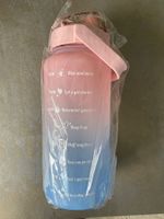 Coole Trinkflasche (inkl Sticker) mit integriertem Strohhalm