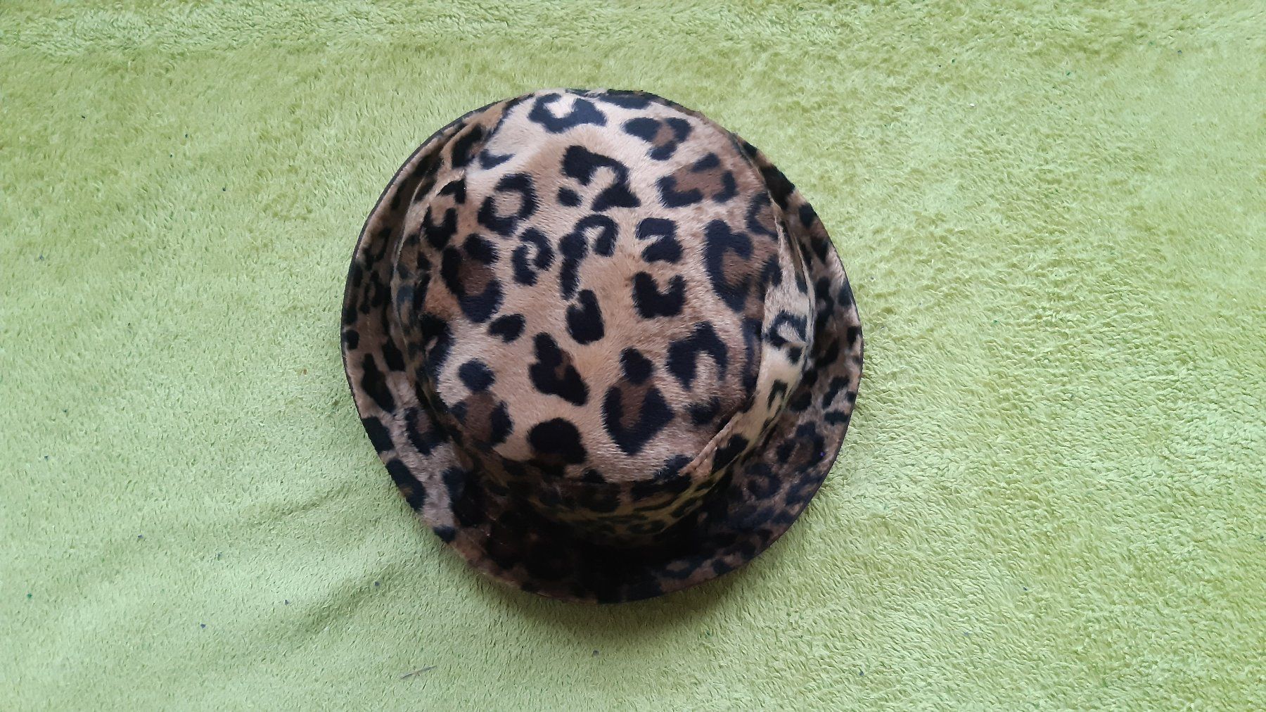 Copricapi, berretti & cappellini: Hut mit Leopardenmuster – Usato da Biel/Bienne venduto da Strada29