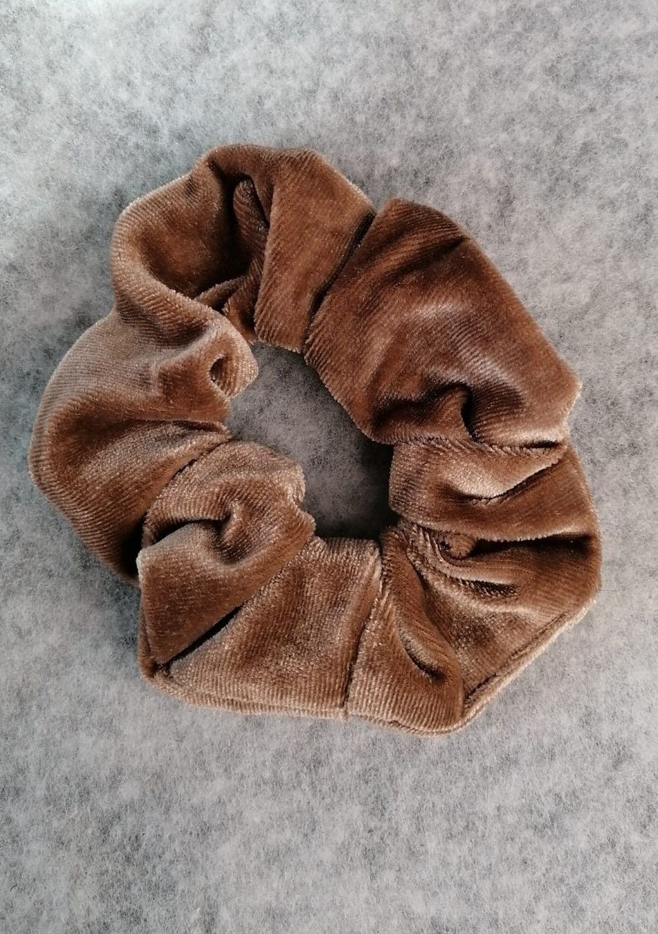 Accessori per capelli: Scrunchie /Haargummi aus Samt – Nuovo (secondo la descrizione) da Grächen venduto da Hel7890