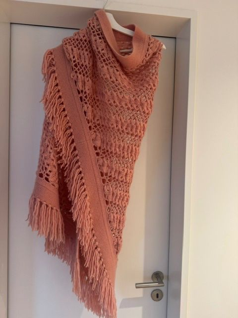 Sonstige Damenmode: CAPE/SCHAL VON HEMISPHERE – Gebraucht aus Wädenswil von MANU2222 1