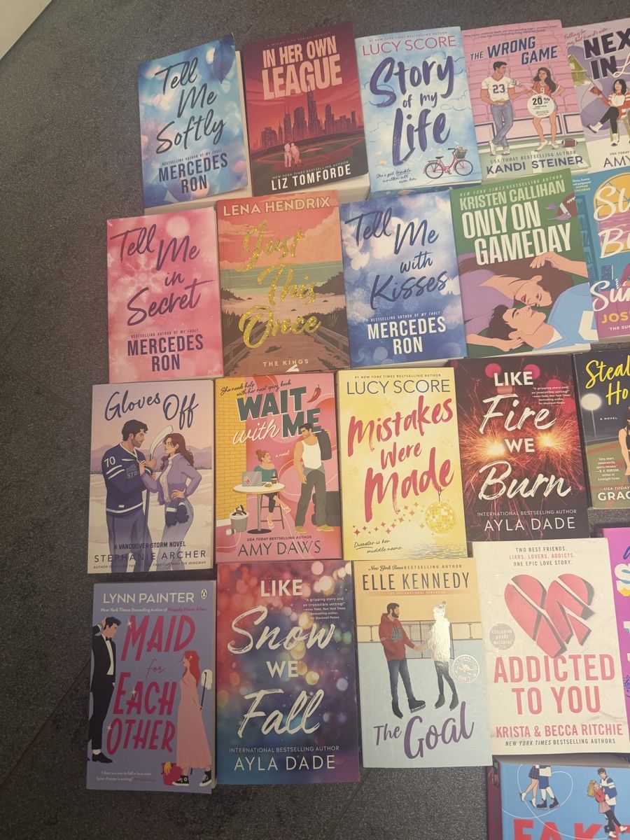Libri: 28 English Fiction Romance Paperbacks – Usato da Liebefeld venduto da Hoka2 1
