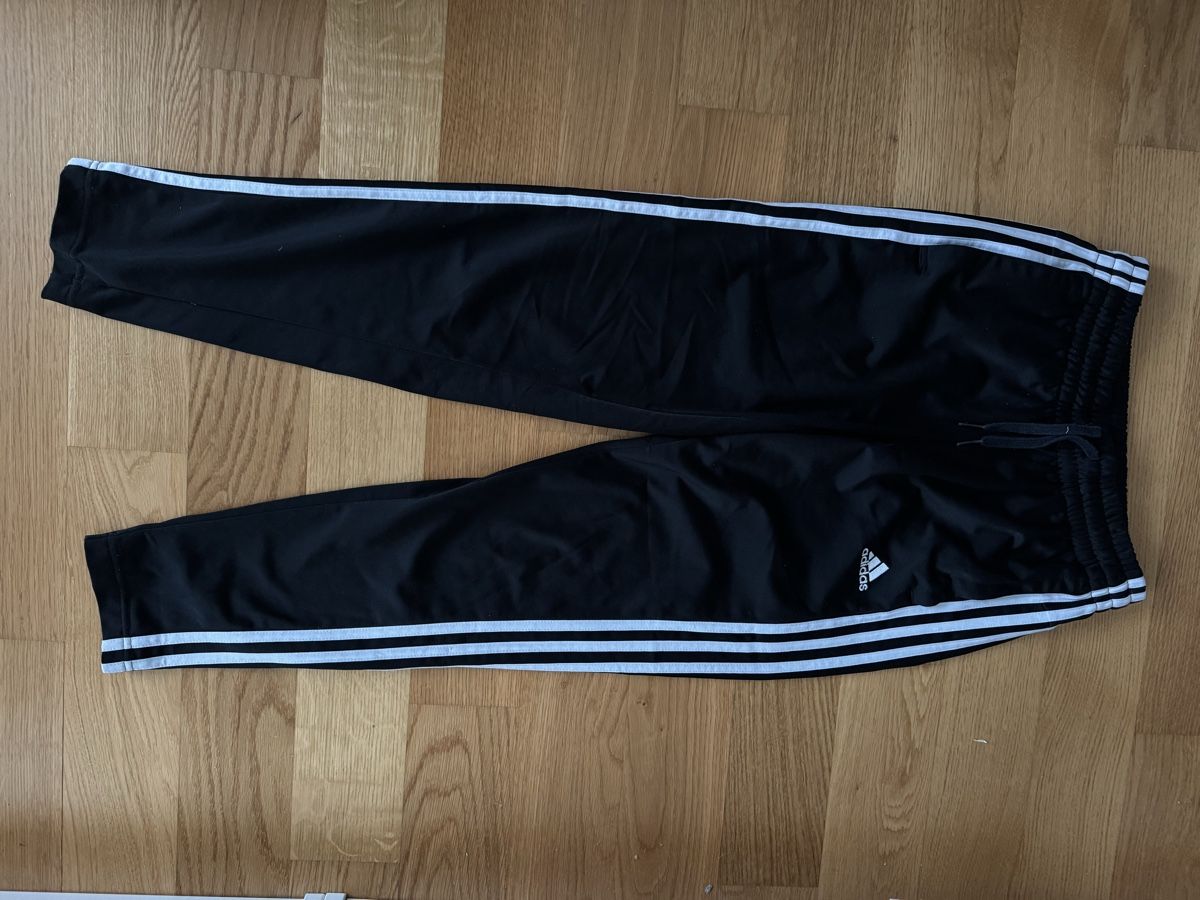 Adidas Pantaloni: Adidas Jogginghose – Usato da Winterthur venduto da ste_5vfj