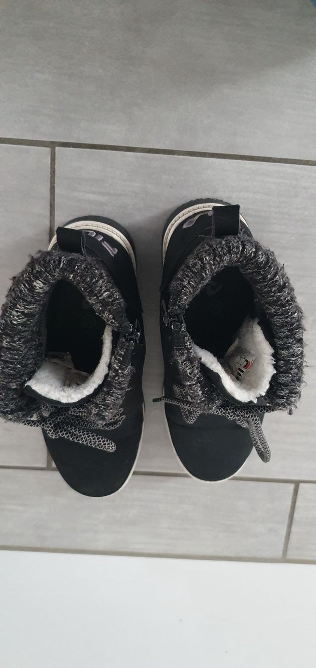 Fila Chaussures femmes: Fila Winterschuhe, Gr. 36 – D'occasion à Wallenwil par Rainbow45 4